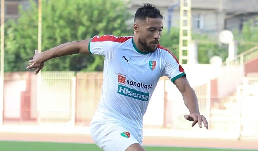 Youcef Belaïli : Entre la Mouloudia d’Alger et les Verts, un Parcours Semé d’Obstacles