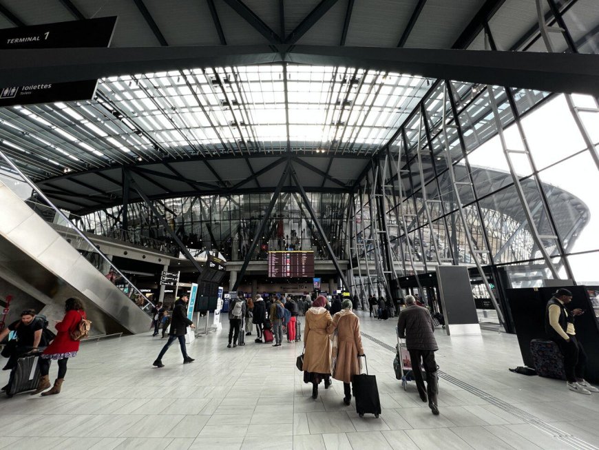 Saisie étonnante à l’aéroport de Lyon : Des voyageurs à destination de l’Algérie interceptés