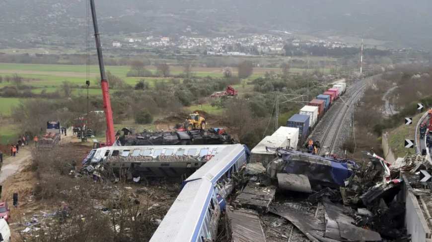 Le ministre grec des Transports démissionne suite à une tragédie ferroviaire ayant fait 36 morts