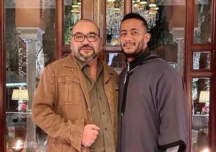 Mohammed VI ivre et  Mohamed Ramadan dans une relation homosexuel. Comment l’artiste a-t-il réconforté le roi du Maroc après leurs scandales ?