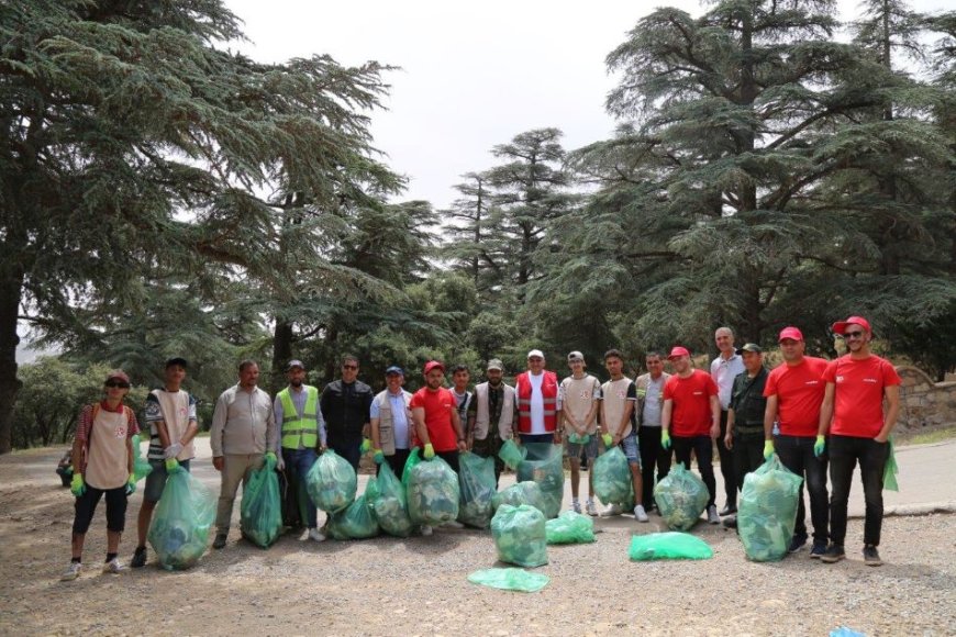 Ooredoo organise une opération de nettoyage de la forêt d’« El Meddad » sous le slogan « Bladna Dima N’dhifa »