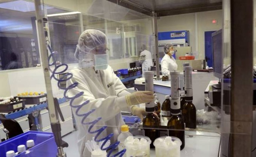 Chimie Pharmaceutique en Algérie : L’USTHB Trace la Voie de la Production Locale