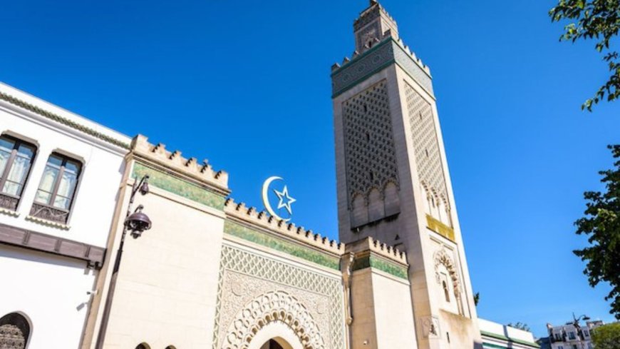 Tags Antimusulmans à Cherbourg : L’Inquiétude Grandissante de la Grande Mosquée de Paris