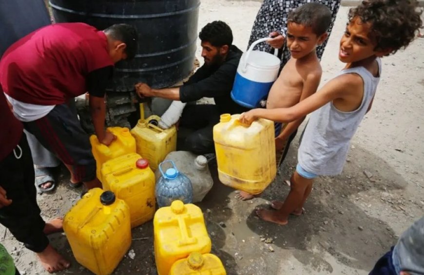 Eaux contaminées, virus de la polio détecté, réseaux d’assainissement détruits… : Israël utilise l’eau et la soif en armes du génocide à Ghaza