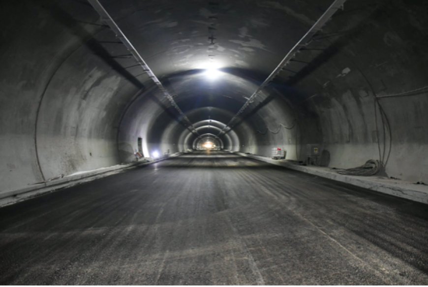 Camions de carburant au tunnel de Djebel Ouahch (Constantine) : Des transporteurs y transitent toujours