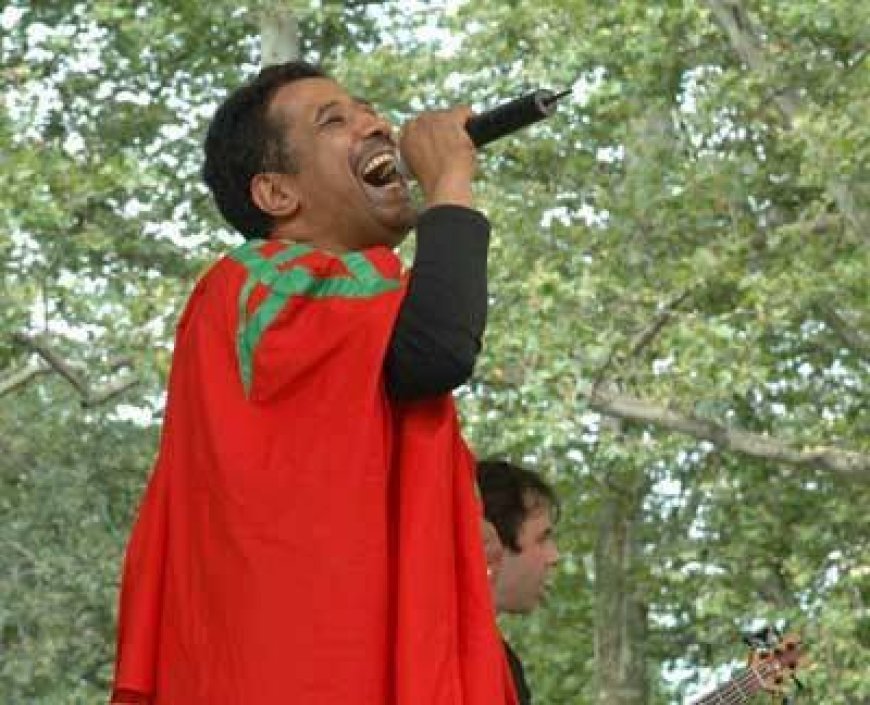 Le feuilleton de la manipulation du chanteur se poursuit : Cheb Khaled affiche publiquement son allégeance à Mohamed VI