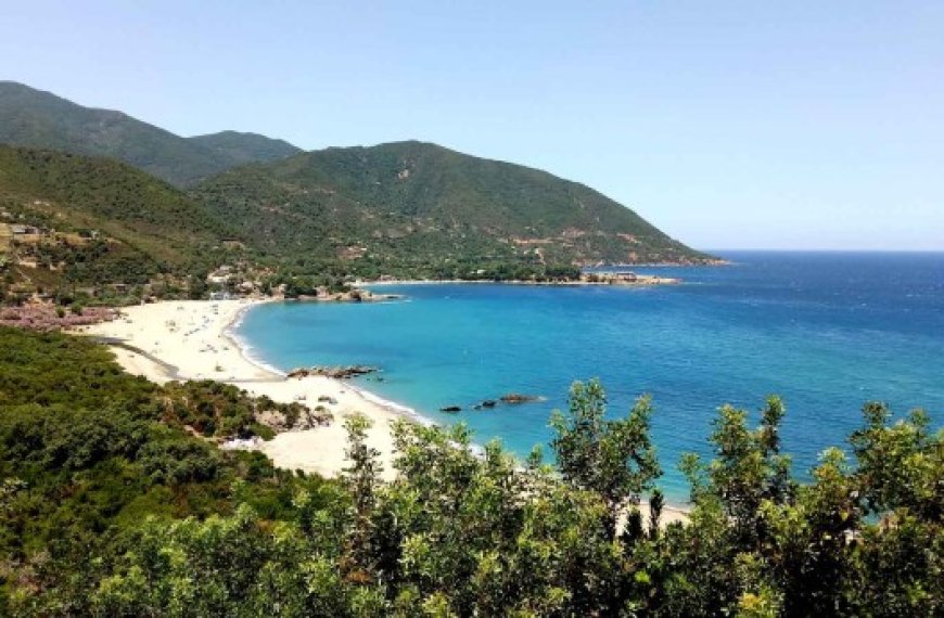 Sites touristiques et lieux de détente à Skikda : Les estivants ont à choisir entre plages privées et publiques