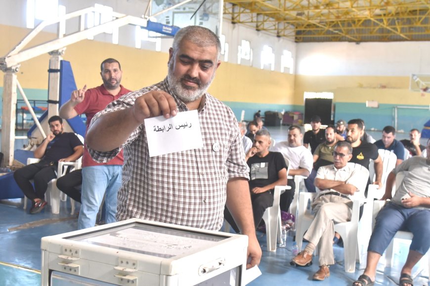 Abbas Abdelkader réélu président