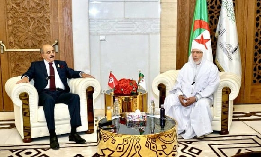 Le ministre tunisien des Affaires étrangères visite Djamaâ El-Djazaïr