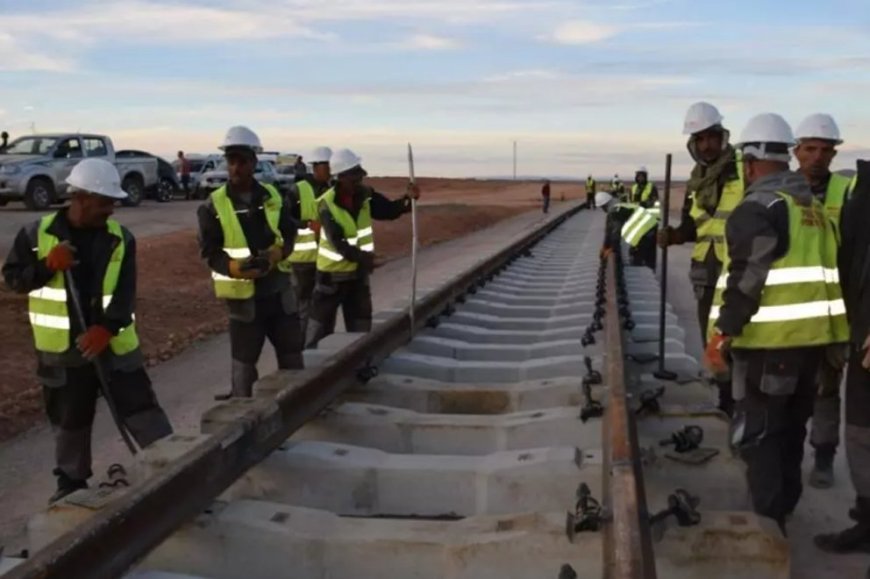 Projet de ligne ferroviaire Béchar-Tindouf-Gara Djebilet: Rekhroukh «satisfait» du rythme des travaux