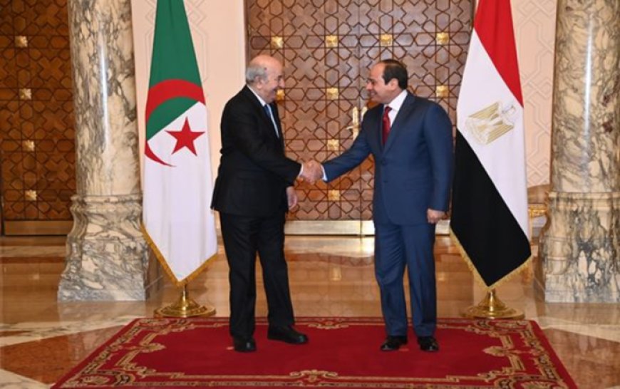 Le président Tebboune arrive en Egypte