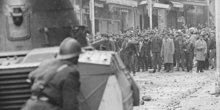 « Le Monde » et l’Algérie, mémoires mêlées