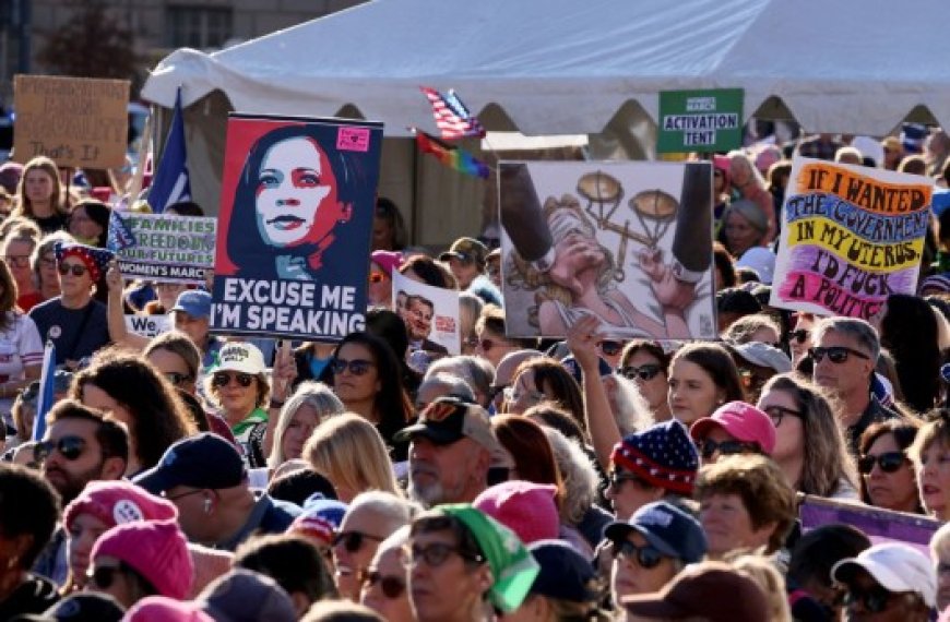 Présidentielle américaine : des milliers de femmes marchent pour leurs droits et pour Harris