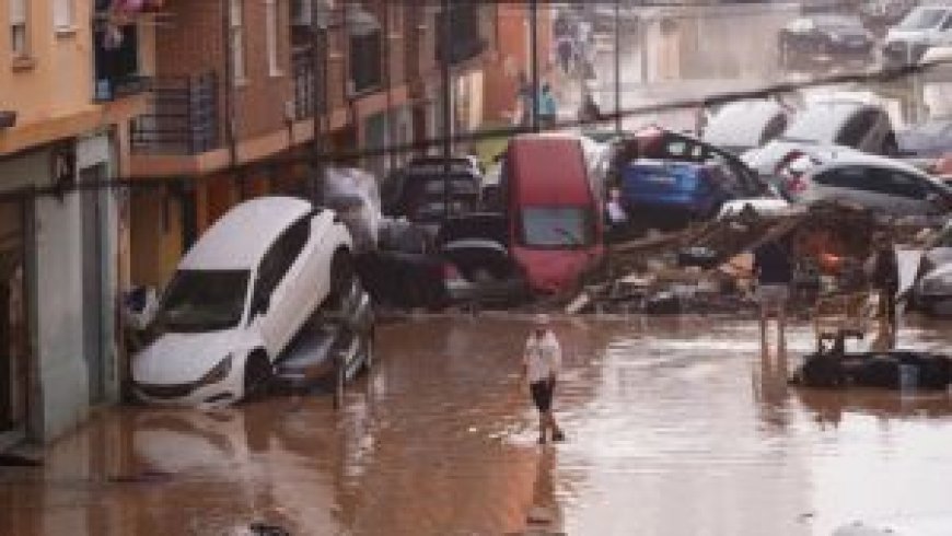 Inondations en Espagne : le gouvernement Sanchez fait face à une situation chaotique