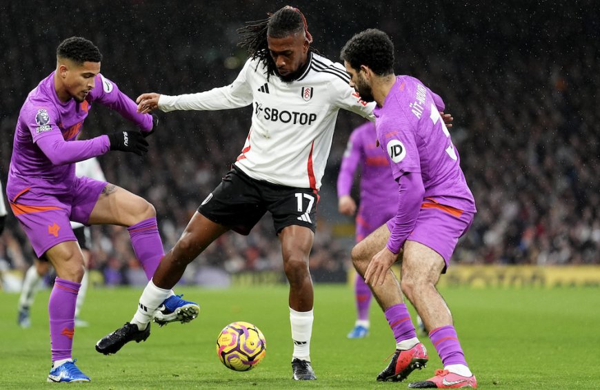 Angleterre : Aït Nouri a joué défenseur contre Fulham ! (vidéo)