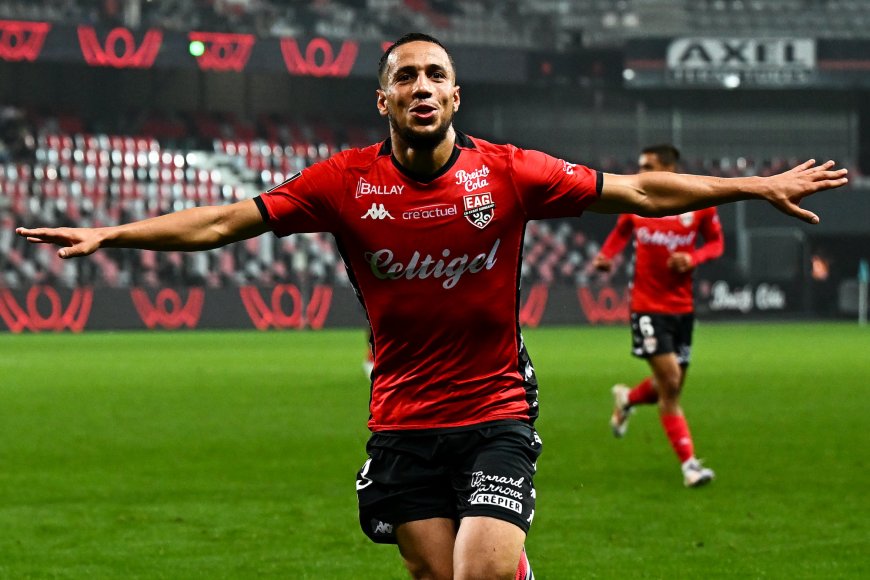 Interview DZfoot : Amine Hemia, « J'aime frapper en dehors de la surface »