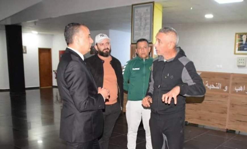 Le ministre des Sports en visite surprise au centre sportif de Souidania