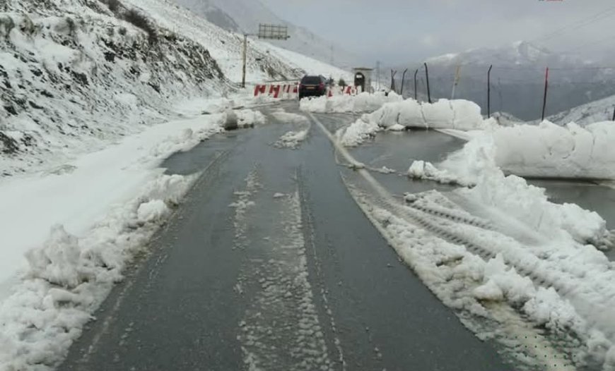 La neige fait son apparition en haute Kabylie:  Plusieurs tronçons routiers fermés à la circulation