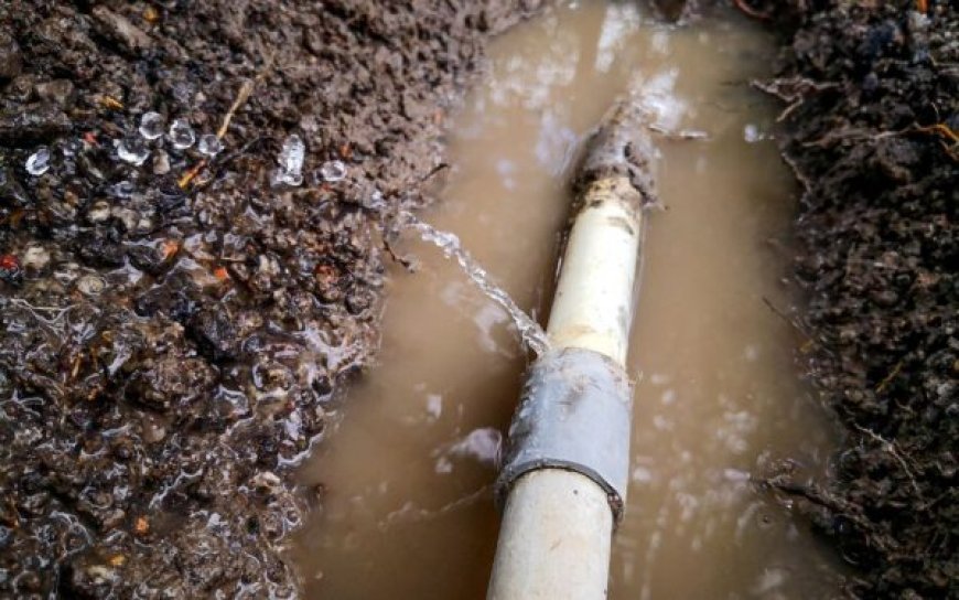 Plusieurs fuites signalées à Boufarik  :  Quand l’eau potable se perd dans les égouts