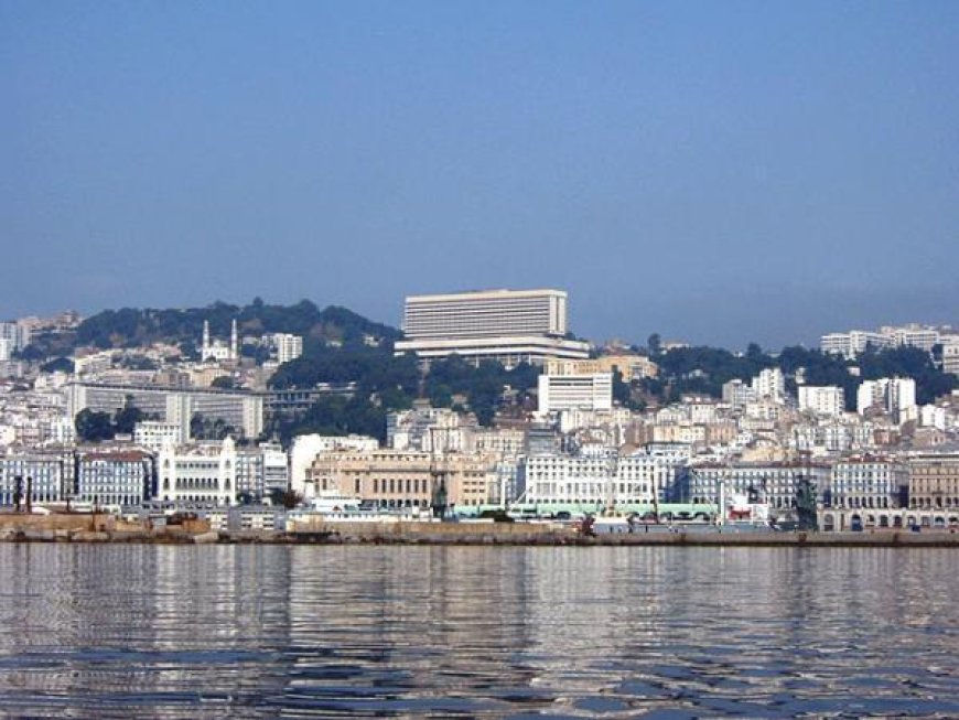 Charmé par la beauté d’Alger : un touriste américain partage sa découverte sur les réseaux sociaux