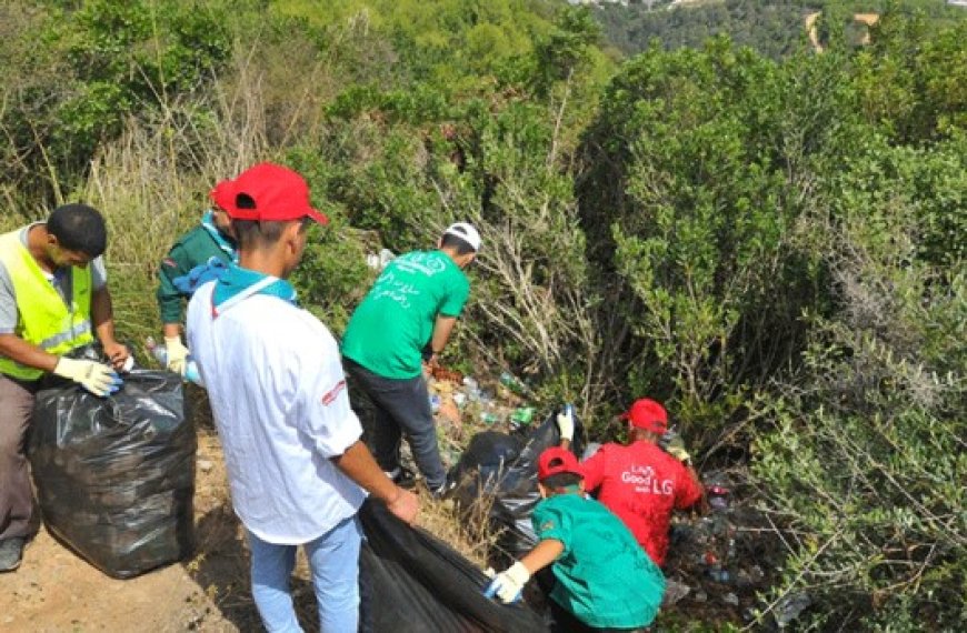 Opération de nettoyage des forêts urbaines à Tiaret