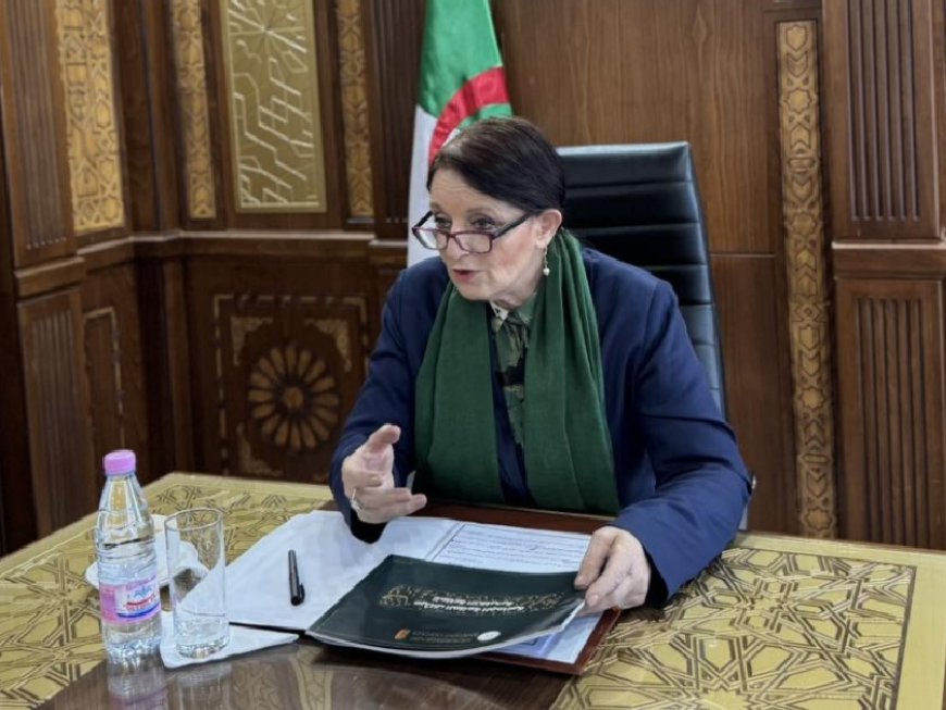 En visite de travail de deux jours à Djanet : Mme Meddahi appelle à valoriser l’artisanat traditionnel local